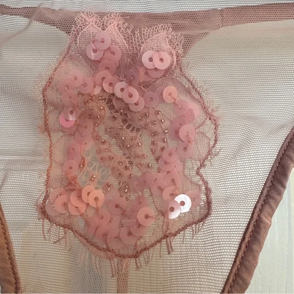 FLEUR DU MAL | FDM x Marilyn Monroe satin-trimmed embroidered tulle thong 3/MED - Picture 6 of 10